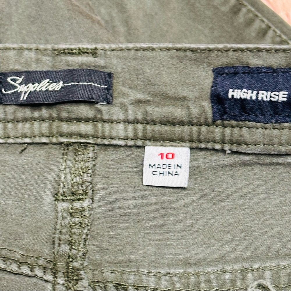 Women's Green Pants - Picture 9 of 10